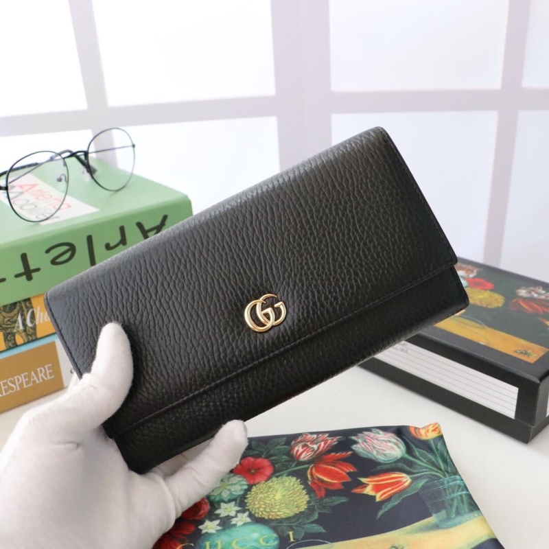 G*u*i wallets & purse